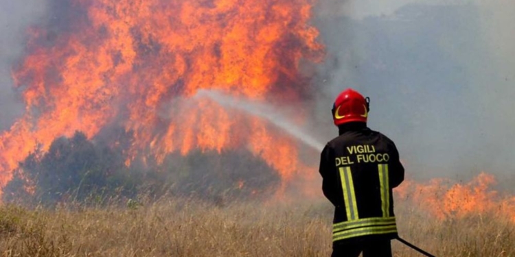 incendio vigili sicilia