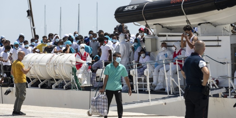 pozzallo sicilia migranti