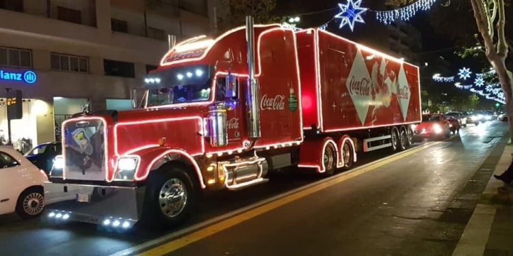 truck coca cola