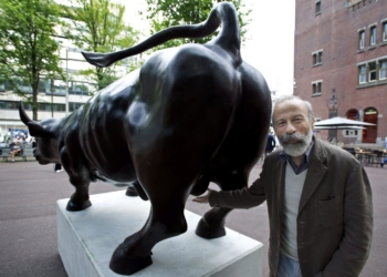 Toro di Wall Street e il suo scultore Arturo Di Modica