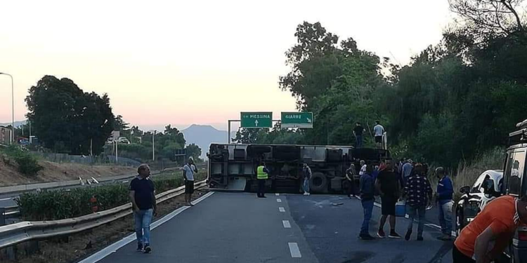 catania messina incidente tir