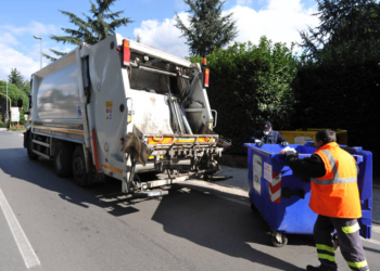 Camion di raccolta rifiuti