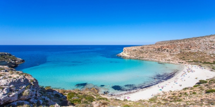 spiaggia dei conigli lampedusa