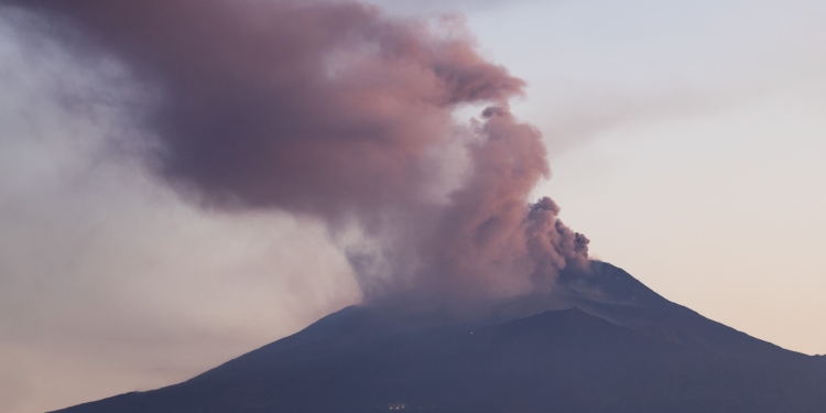 etna in attività