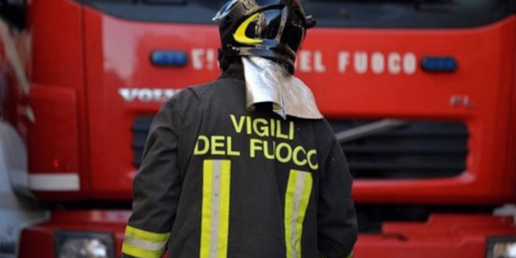 incendio mascalucia oggi