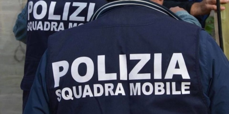 polizia squadra mobile