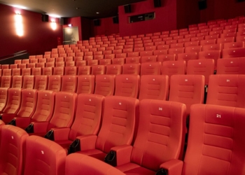 poltrone rosse cinema