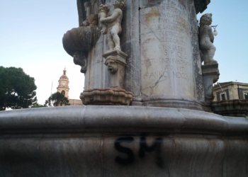 La Fontana dell'Elefante vandalizzata.
Foto: Ivan Nicosia.