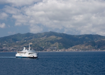 Traghetto per lo Stretto di Messina