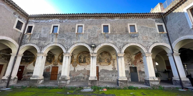 chiostro santa maria di gesu