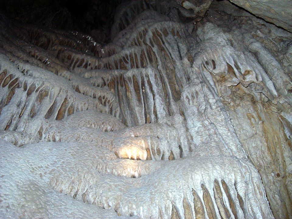 grotta donna villa