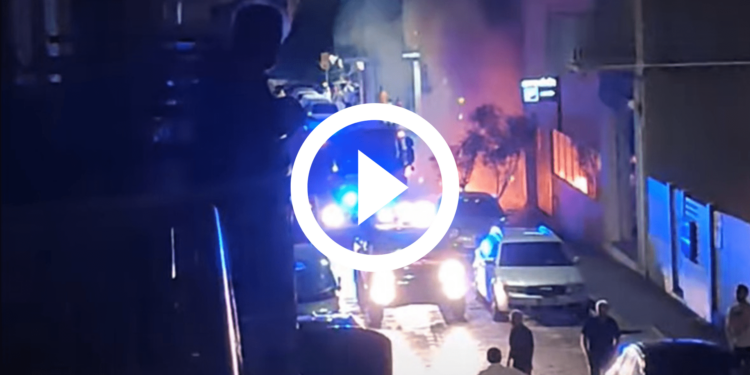 catania auto in fiamme