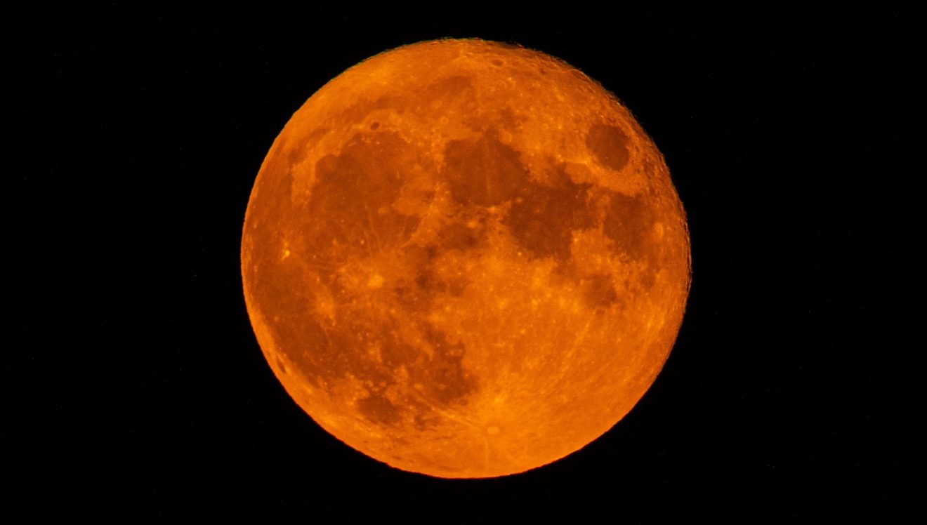 Eclissi lunare oggi, l'ultima fino al 2025 come ammirarla LiveUnict