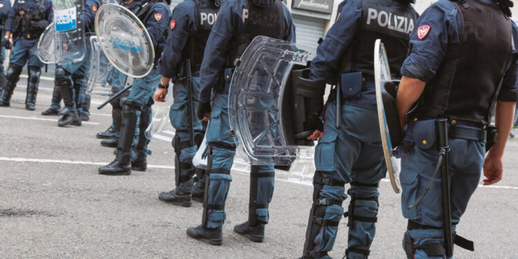 polizia antisommossa