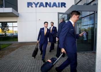 ryanair-stewards