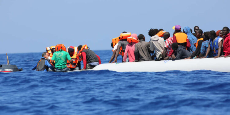 migranti in mare