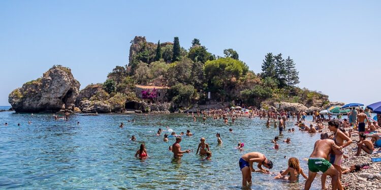 isola bella taormina overtourism