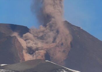 etna eruzione cratere sud-est