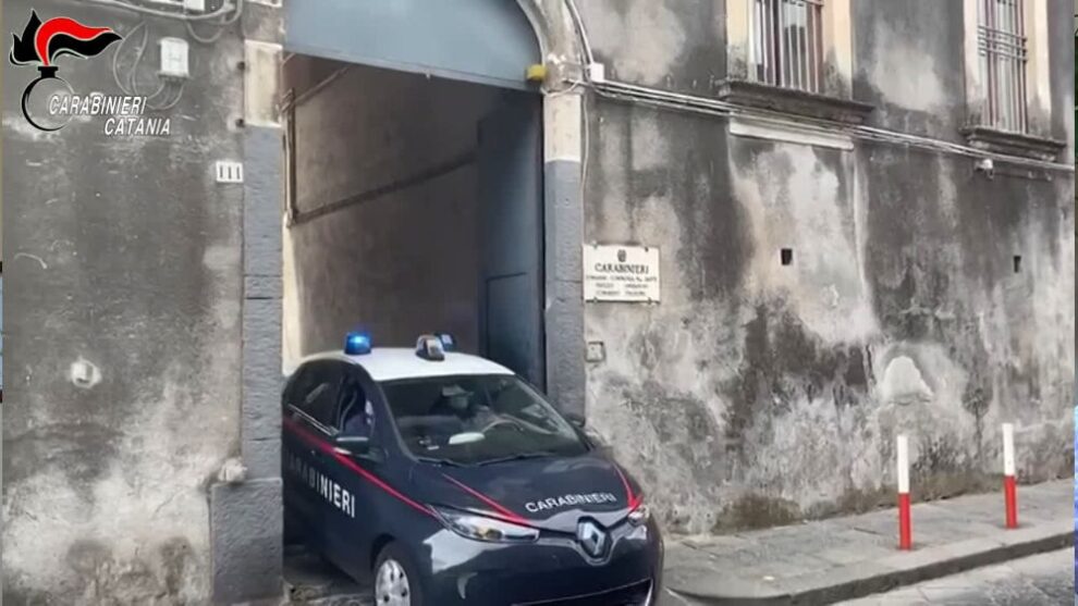 carabinieri-piazza-dante