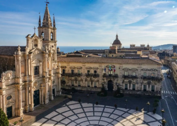 piazza duomo acireale