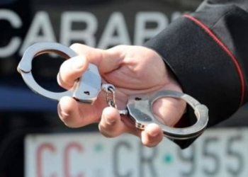 arresto carabinieri manette