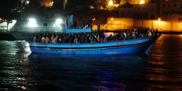 migranti lampedusa stanotte