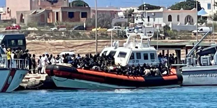 sbarchi migranti lampedusa