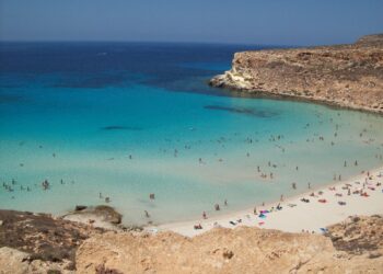 spiaggia-isola-conigli