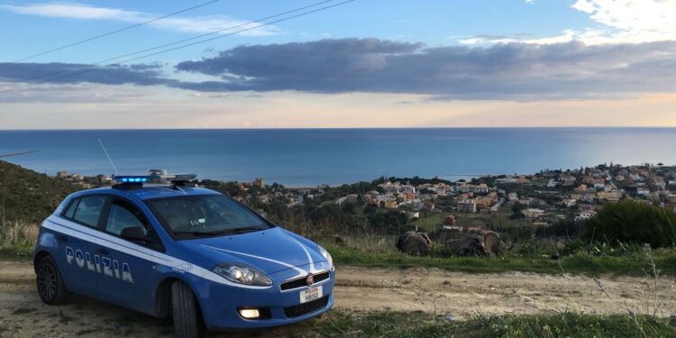 polizia lampedusa arrestati scafisti