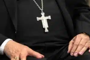 abusi sessuali siracusa sacerdoti
