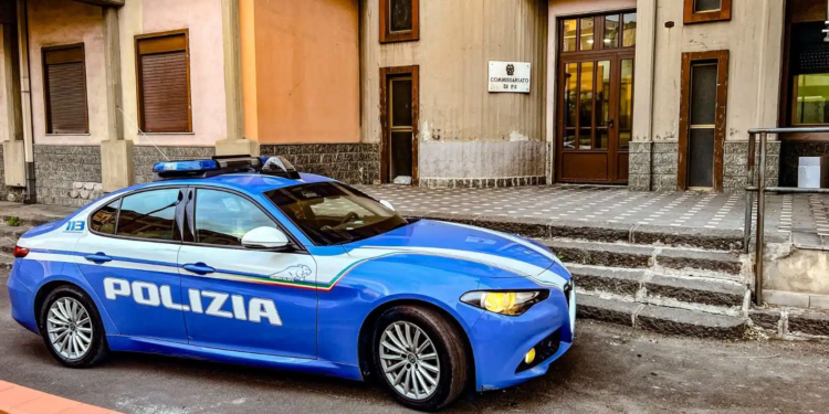 fidanzato violento evade dagli arresti domiciliari scoperto e indagato dagli agenti della polizia di stato