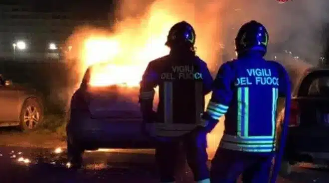 incendio auto ospedale santelia