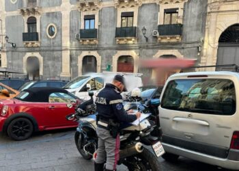 catania denunce parcheggiatori abusivi