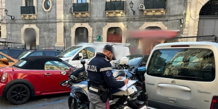 catania denunce parcheggiatori abusivi