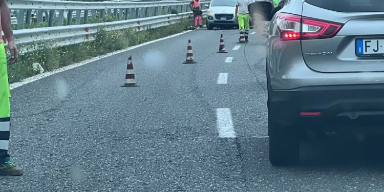 incidente a18 acireale oggi