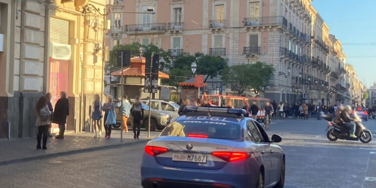 violenza sessuale 14enne catania