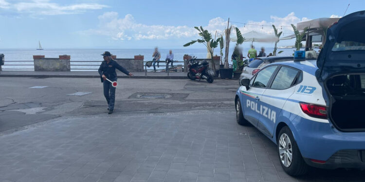 posti di blocco polizia aci castello acireale