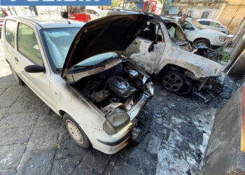 incendio auto adrano