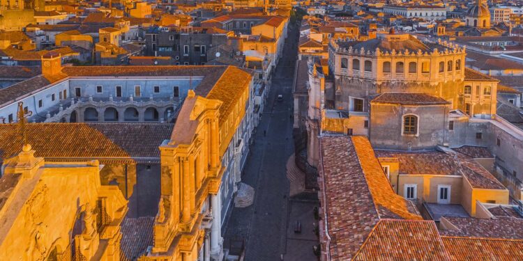 catania via crociferi strada barocca