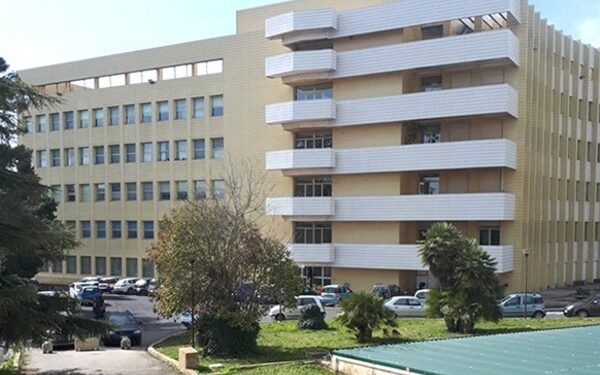 foto ospedale gravina edificio clementi