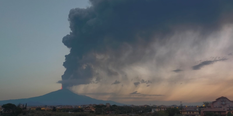 eruzione etna danni calamità