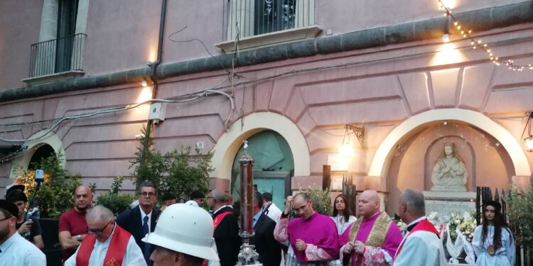 processione velo sant'agata agosto 2024