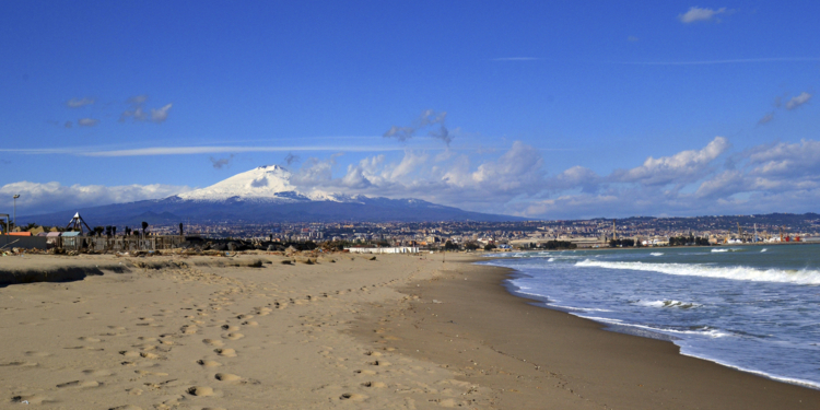 playa catania divieto balneazione