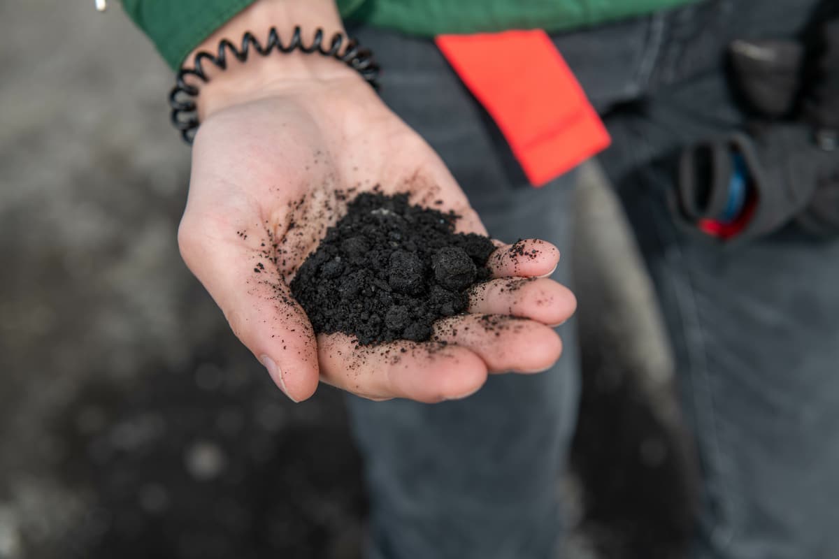 La cenere dell’Etna può diventare un affare: la Regione punta su edilizia e agricoltura