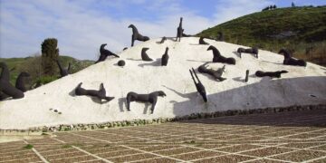 museo delle trame mediterranee gibellina la montagna di sale di mimmo paladino