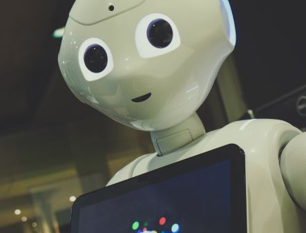 Nuove tecnologie: l’intelligenza artificiale può migliorare il lavoro umano?