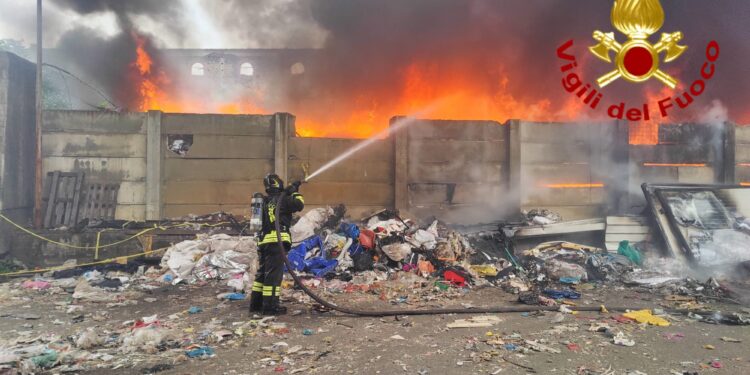 incendio via domenico tempio catania
