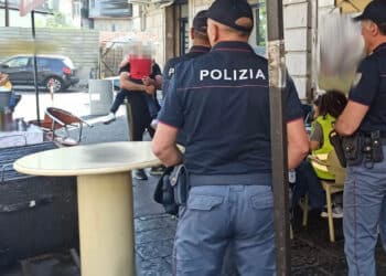 carne con muffa e blatte nel locale macelleria gastronomia di via plebiscito 1