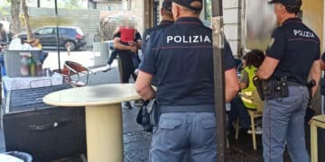 carne con muffa e blatte nel locale macelleria gastronomia di via plebiscito 1