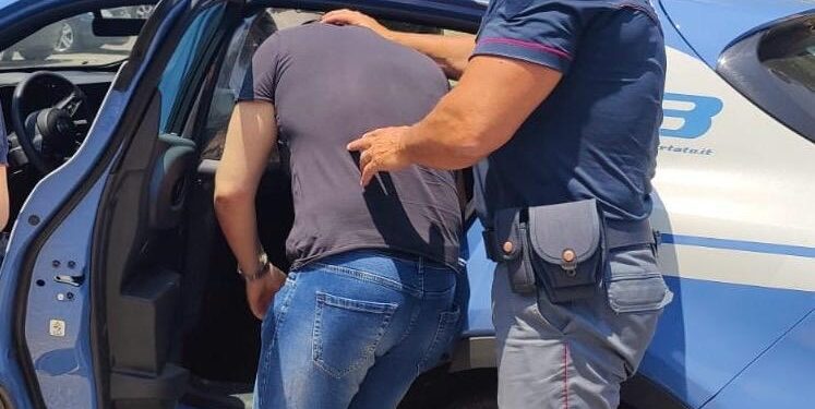 arrestato 41enne furto fari auto